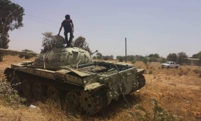 Fransa Libya'daki çatışmalardan besleniyor