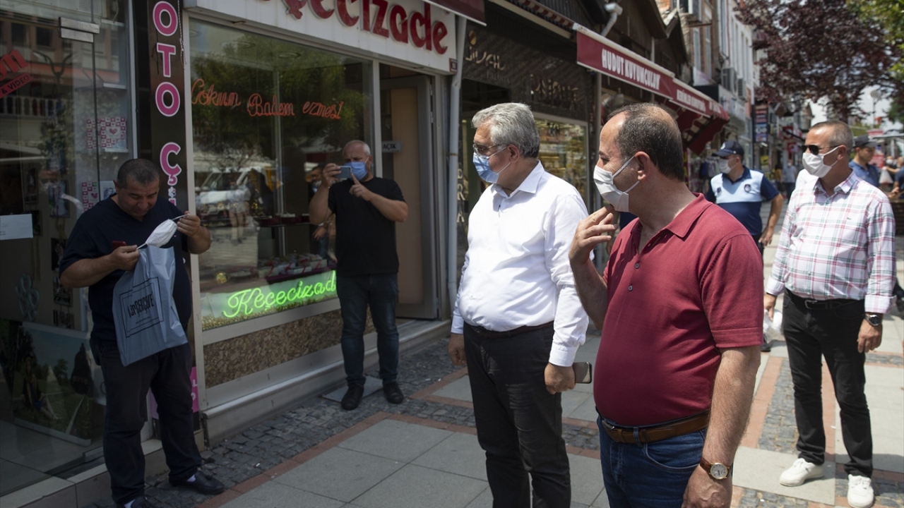 Gürkan, maske takmayan ya da maskesini düzgün takmayan vatandaşları da uyardı. 