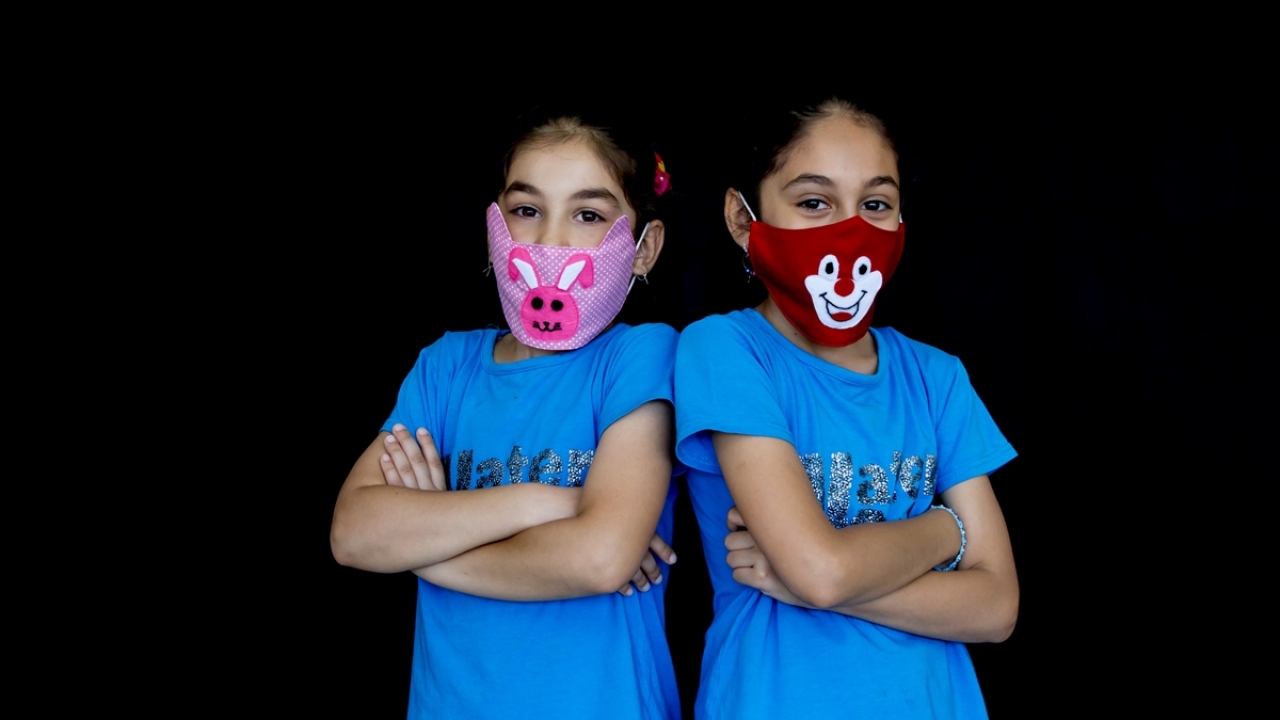 Piyasadan daha düşük fiyatlara üretim yaptıklarını ve esas amaçlarının halka ulaşmak olduğunu aktaran Adıgüzel, kurumun sosyal medya hesapları ve iletişim numaraları üzerinden sipariş aldıklarını bildirdi. 