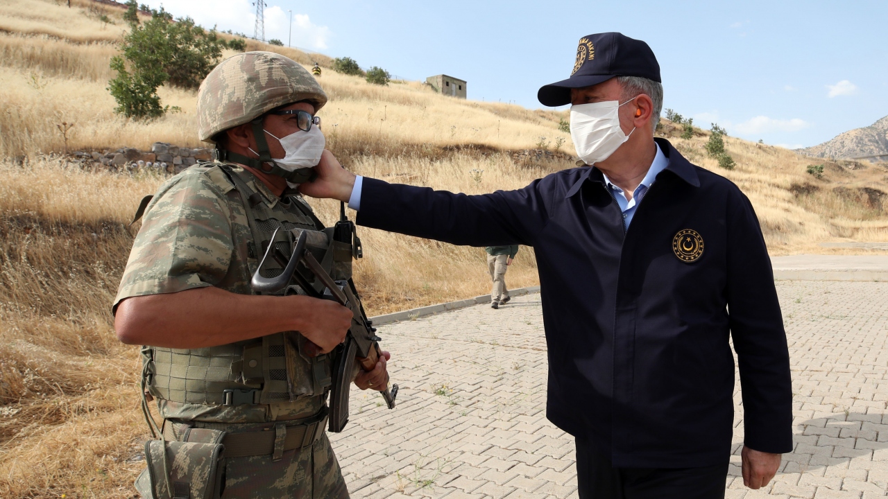  "Teröristlerin inlerine girildi"