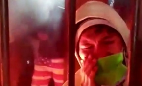 Bolivya'da mahkumlar hapishaneyi ateşe verdi