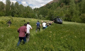 Bitlis'te öğretmenler sınava helikopterle götürüldü