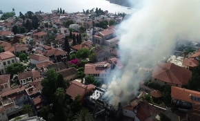 Antalya'da metruk binada yangın