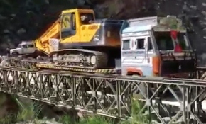 Hindistan’da aşırı yükü kaldıramayan köprü çöktü: 2 yaralı