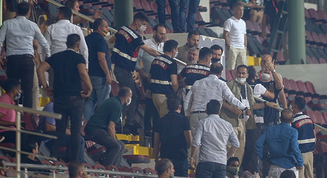 Alanyaspor-Trabzonspor maçı sonunda arbede çıktı