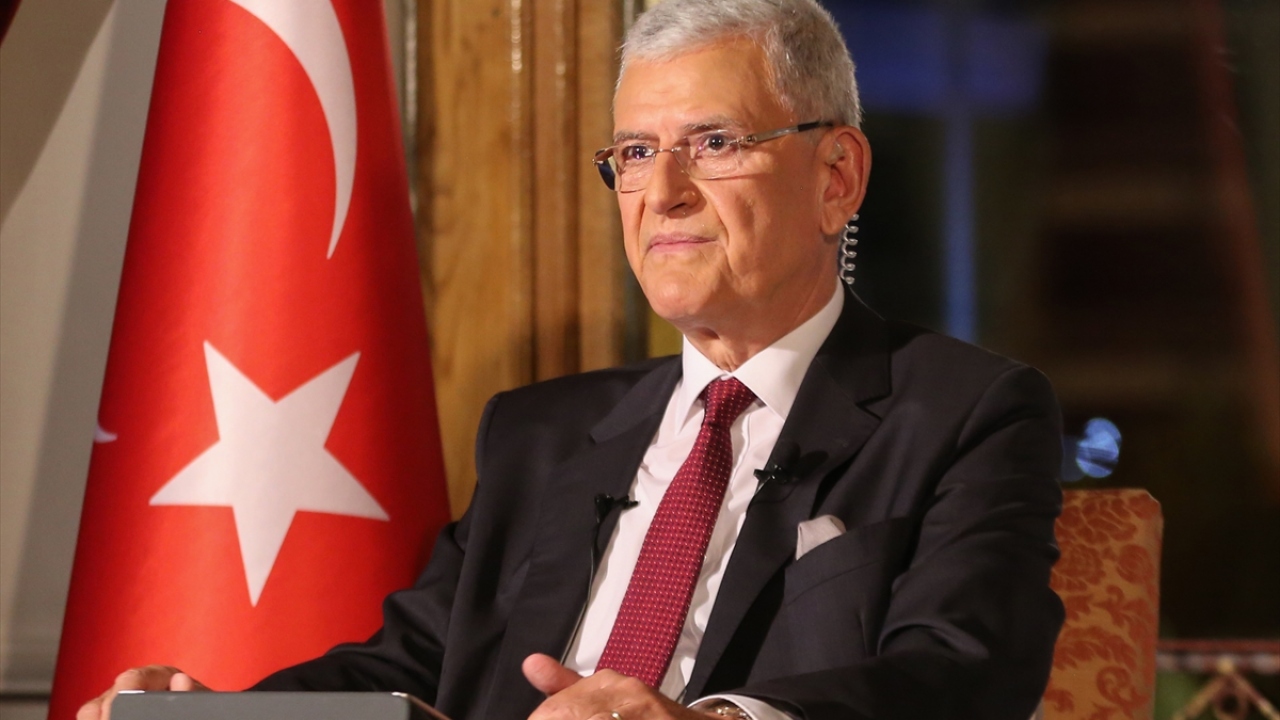 Genel Kurul gündeminin, konulara duyarsız kalmayacak ve tekrarları önleyecek şekilde ortaya çıkması için çaba göstereceğine dikkati çeken Bozkır, şu değerlendirmelerde bulundu: