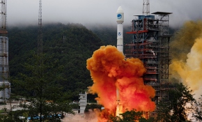 Çin, Beidou Navigasyon Sistemi'nin son uydusunu fırlattı