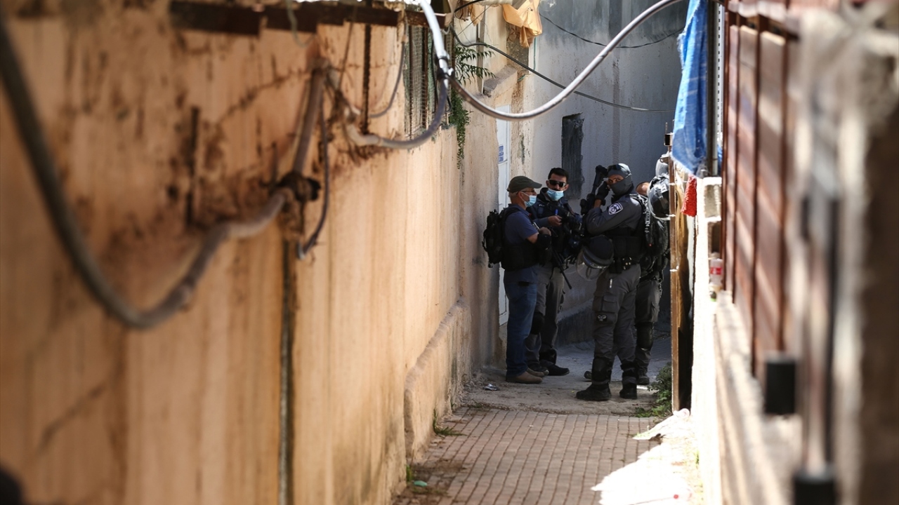 İsrail belediyesi çoğu zaman yıkım masraflarını da evi yıkılan kişilerden tahsil ediyor.
