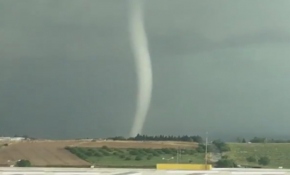 İstanbul'da kuvvetli yağışla birlikte hortum oluştu
