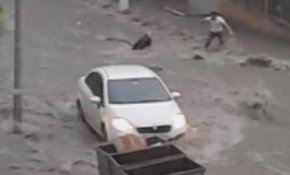 Esenyurt'ta suya kapılan kadın böyle kurtarıldı