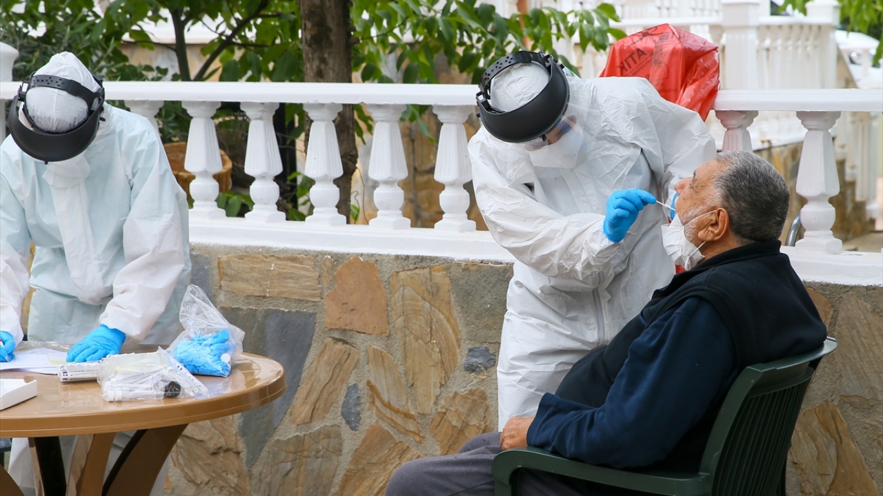 Mahalle Muhtarı Harun İbiş Aydan ise hastalığın daha fazla yayılmaması konusunda Kaymakamlığın ek önlemler aldığını ifade etti. 