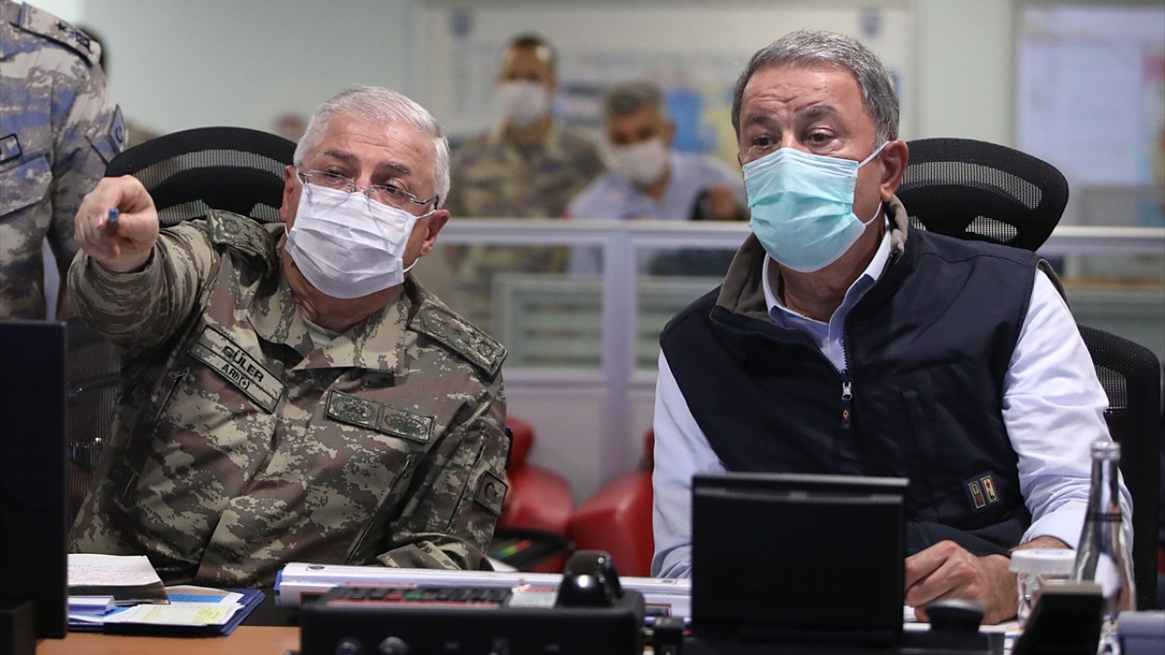 Bölge genelinde hassas bir dönemden geçilirken Türk Silahlı Kuvvetleri üzerine düşen görevi büyük sorumlulukla yerine getirmeye devam ediyor.