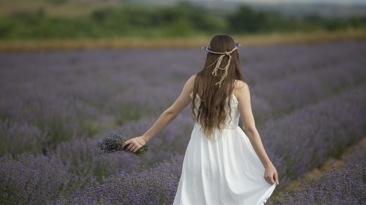 Tarla sahibi Yasin Deniz de tarlalarında fotoğraf etkinliği düzenlenmesinden memnun olduklarını belirterek, benzer proğramlara her zaman hazır olduklarını kaydetti.  