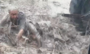 Manisa'da yaşlı adam sele böyle kapıldı