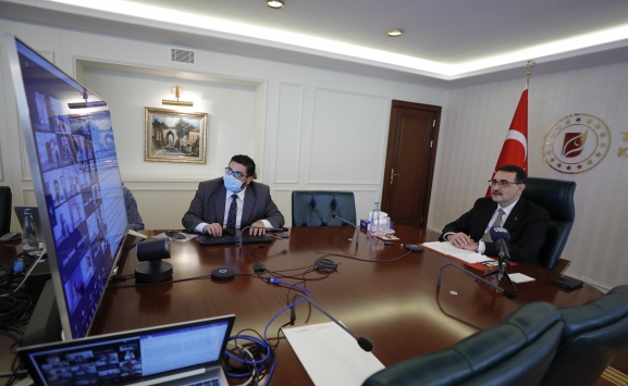 Enerji ve Tabii Kaynaklar Bakanı Dönmezden enerji verimliliği vurgusu yaptı