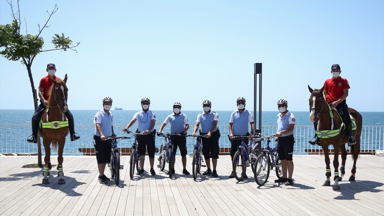 Alışılmışın dışında bisikletli ve şortlu görev yapan "martı timleri", görenlerin dikkatini çekiyor.