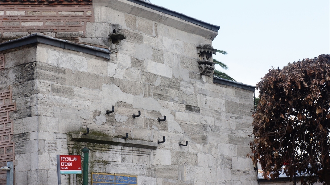 Kültür ve Turizm Bakanlığı Millet Yazma Eser Kütüphanesi`nde de kuş evleri bulunuyor.