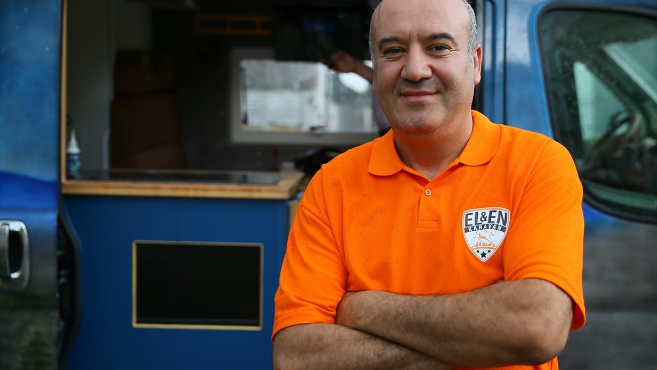 İzmir`in Menderes ilçesinde 5 yıldır karavan imalatı yapan Zafer Urundaş, koronavirüs salgını dolayısıyla karavan turizmine ilginin hayli arttığını dile getirdi. 