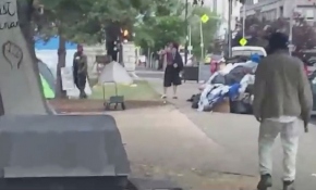 ABD'de protestoculara silahlı saldırı kamerada