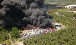 Bursa'da geri dönüşüm tesisinde yangın