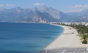 İletişim Başkanı Altun: Türkiye'de tatil yapmak hem güvenli hem de sağlıklı