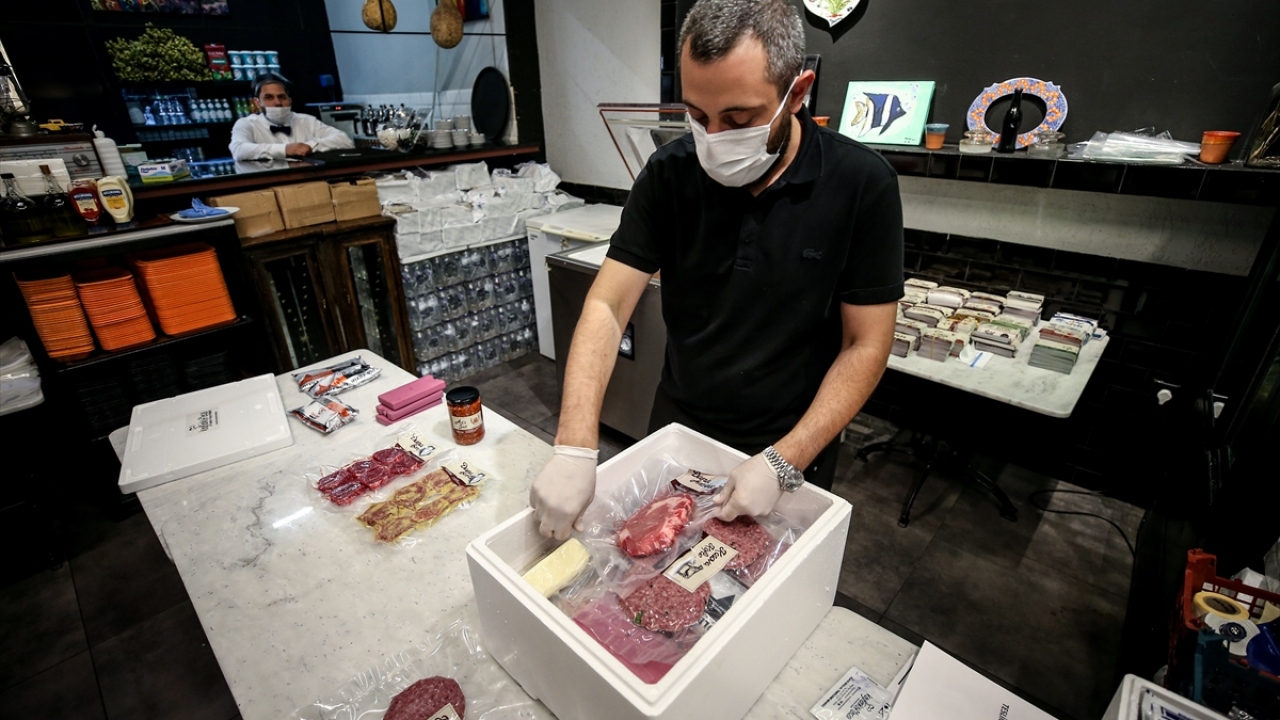 Orçun Yaman da mesleğe küçük yaşlarda başladığını belirtti.