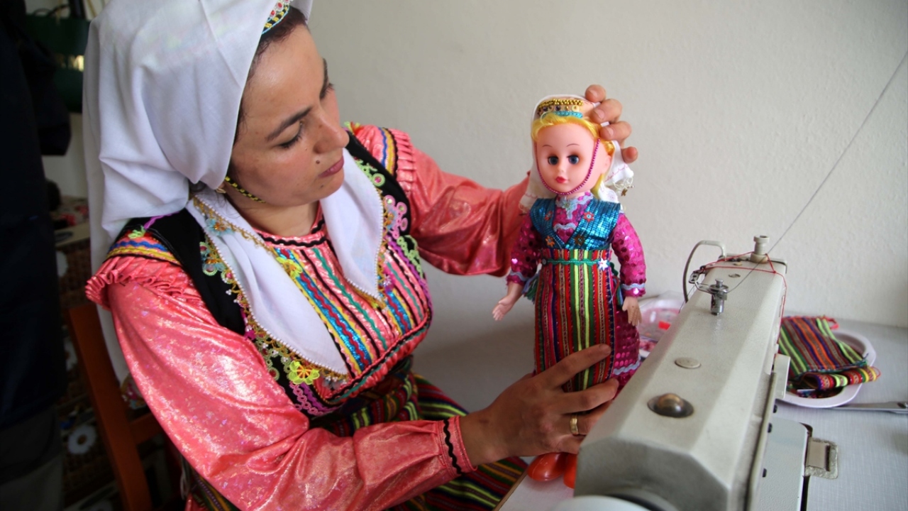 Pınarbaşı Belediye Başkanı Şenol Yaşar, ilçenin, "dünyanın en derin ikinci kanyonu" olarak gösterilen Valla ile bir ucundan diğer ucuna 3 kilometre uzunluğundaki ahşap platformla geçilen Horma kanyonları ile tanındığını söyledi.