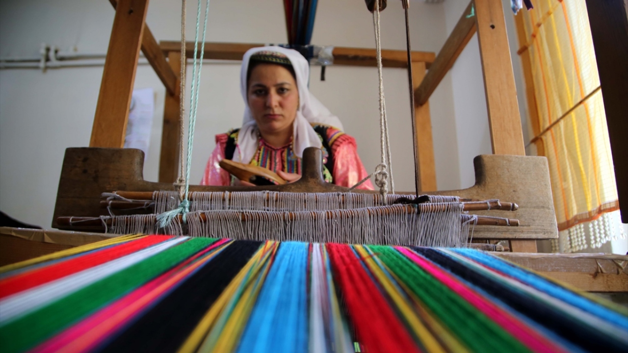 Turistler ilgi gösteriyor