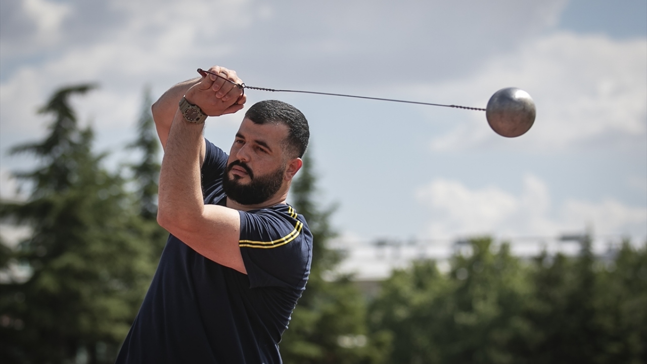 Milli atlet Özkan Baltacı, Covid-19 salgını nedeniyle olimpiyatların 2021 yılına ertelenmesi, antrenman, hobileri ile evde geçirdiği sürece ilişkin açıklamalarda bulundu.