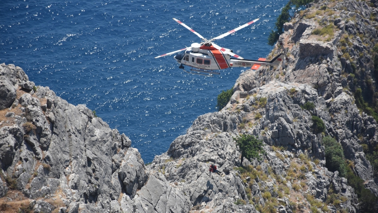 İlçe Emniyet Müdürlüğü ekipleri, ailesinin bir gün önce kayıp başvurusu yaptığı Feyyaz Şahiner`i (25) bulmak için çalışma başlattı. 