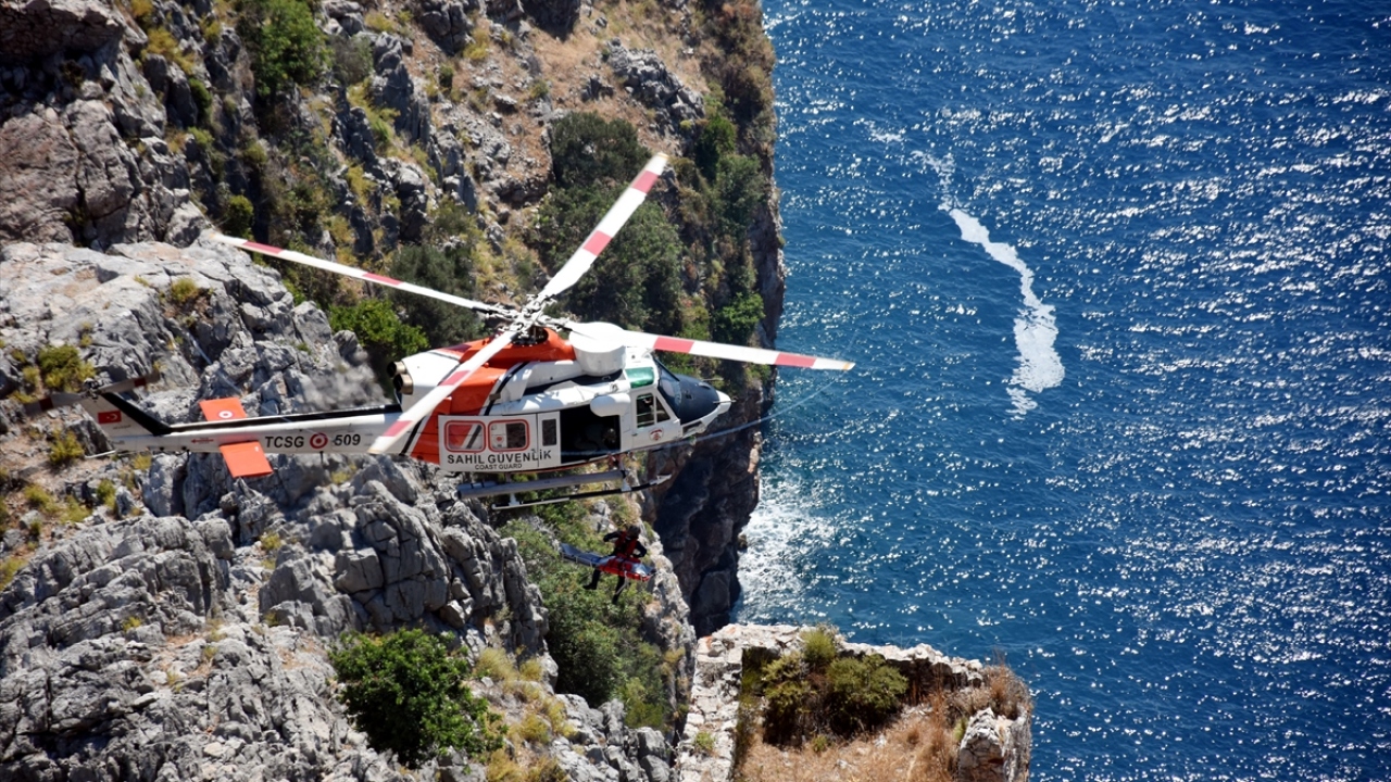 Gencin cenazesi daha sonra otopsi için Antalya Adli Tıp Kurumuna gönderildi. 