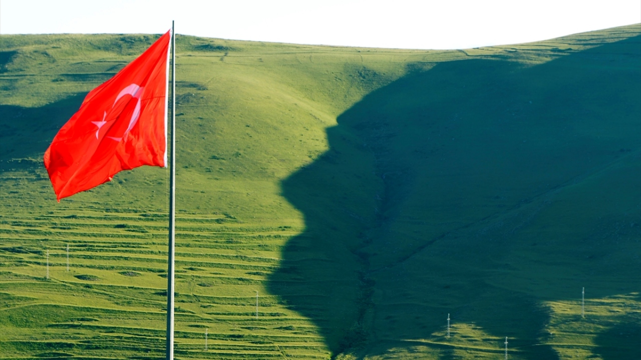 "Atatürk sevgisini içimizde taşımaya devam edeceğiz"