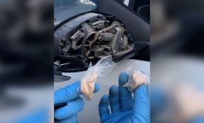 Otomobil aynalarından uyuşturucu çıktı