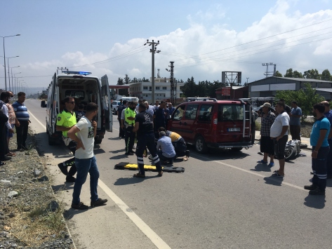 Hatayda hafif ticari araçla çarpışan motosikletin sürücüsü öldü
