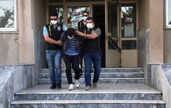 Tekirdağda polis, güvenlik kameralarını inceleyerek kapkaç zanlısını yakaladı