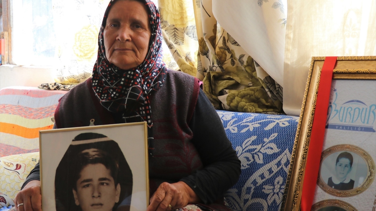 Bugüne kadar paraya hiç değer vermediğini, tek üzüntüsünün oğlu ve eşinden ayrı kalmak olduğunu aktaran Çakır, gönlünün bir yarısı kırık yaşadığını dile getirdi.