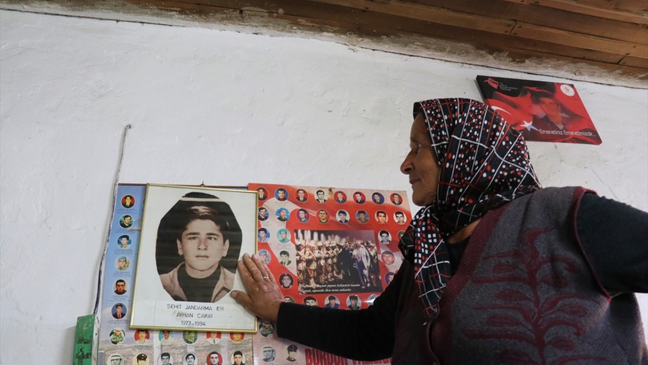 Çakır, evladının ve eşinin hatıralarını yağmurdan gözü gibi koruduğunu belirterek, şöyle konuştu: