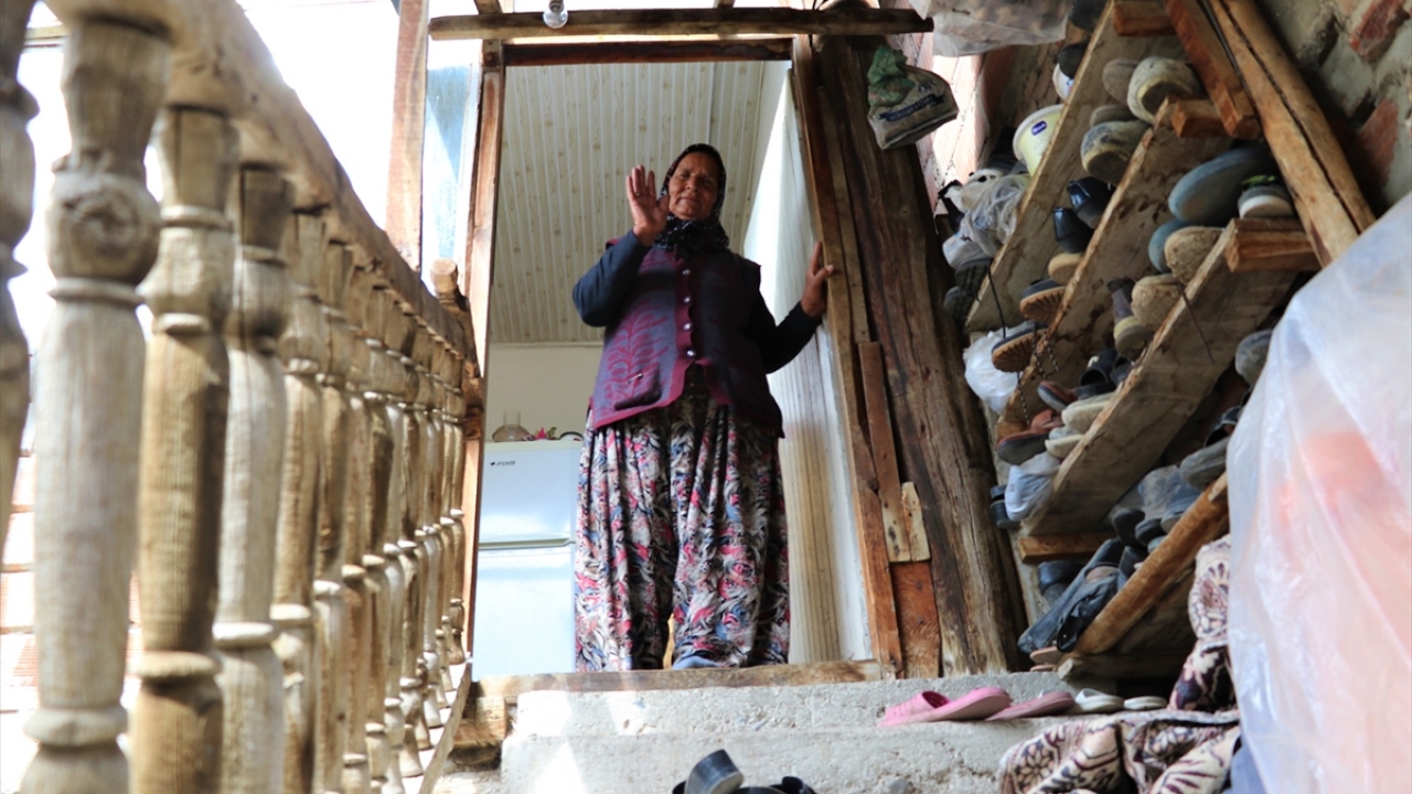 "Zekiye annemizi de hiçbir zaman yalnız bırakmamıştır"