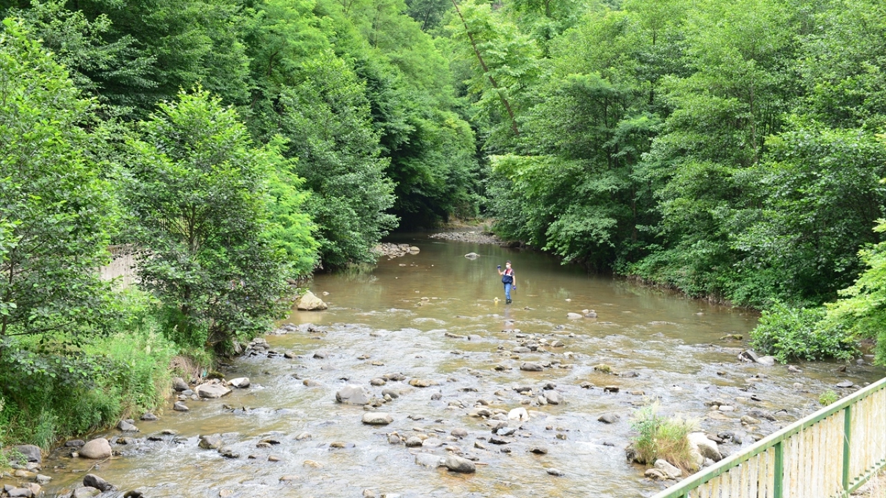 İkranur`un cansız bedeni, kaybolduğu yerden 7-8 km uzaklıkta dere yatağında bulundu.