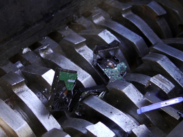 Elektronik atıklardaki kişisel bilgiler böyle imha ediliyor