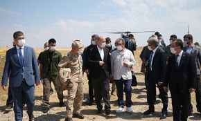 Bakan Soylu göçmen teknesinin battığı Van Gölü'nde