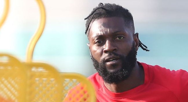 Adebayor Olimpia ile yollarını ayırdı