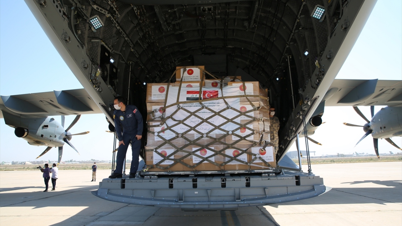 Bağdat ve Kut`a yönelik yardımlar merkezi hükümet yetkililerine teslim edildikten sonra Türk uçağı, Kerkük ve Musul`a gidecek yardımları ulaştırmak için Kerkük Havalimanı`na doğru yola çıktı.