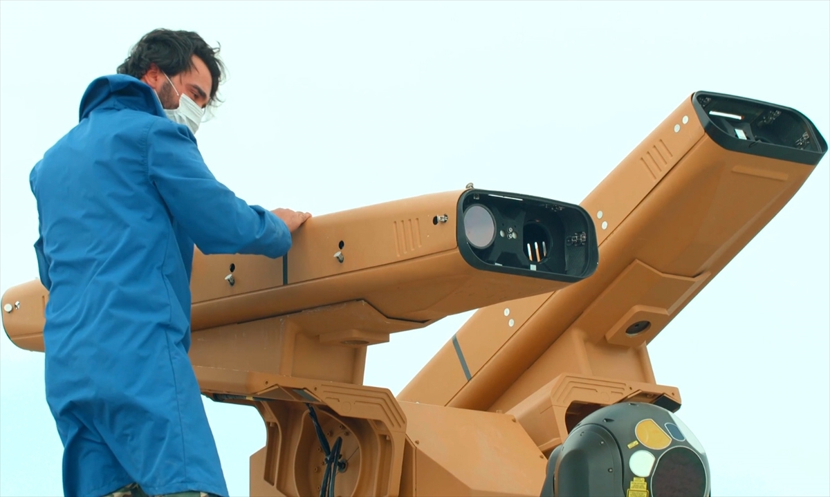 Paylaşımında "Güvenlik kuvvetlerimizin kabiliyetlerini artırmak için sürpriz bir güç" ifadesine yer veren Demir, şunları kaydetti: