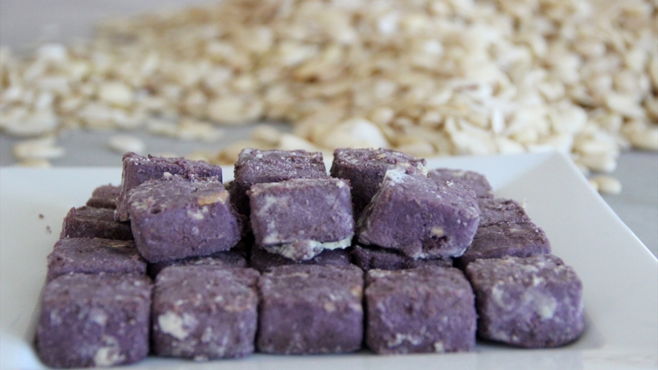 Meriç, gazetecilere yaptığı açıklamada, `mor miks` kullanılarak yapılan ürünlerin sağlıklı olduğunu söyledi.