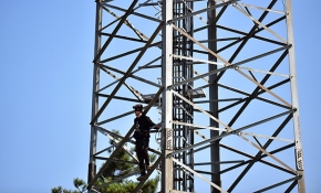 George Floyd için tehlikeli tırmanış drone ile görüntülendi