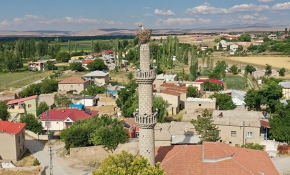 "Hatırlı" misafirleri var diye ne direğe dokundular ne de minareye...