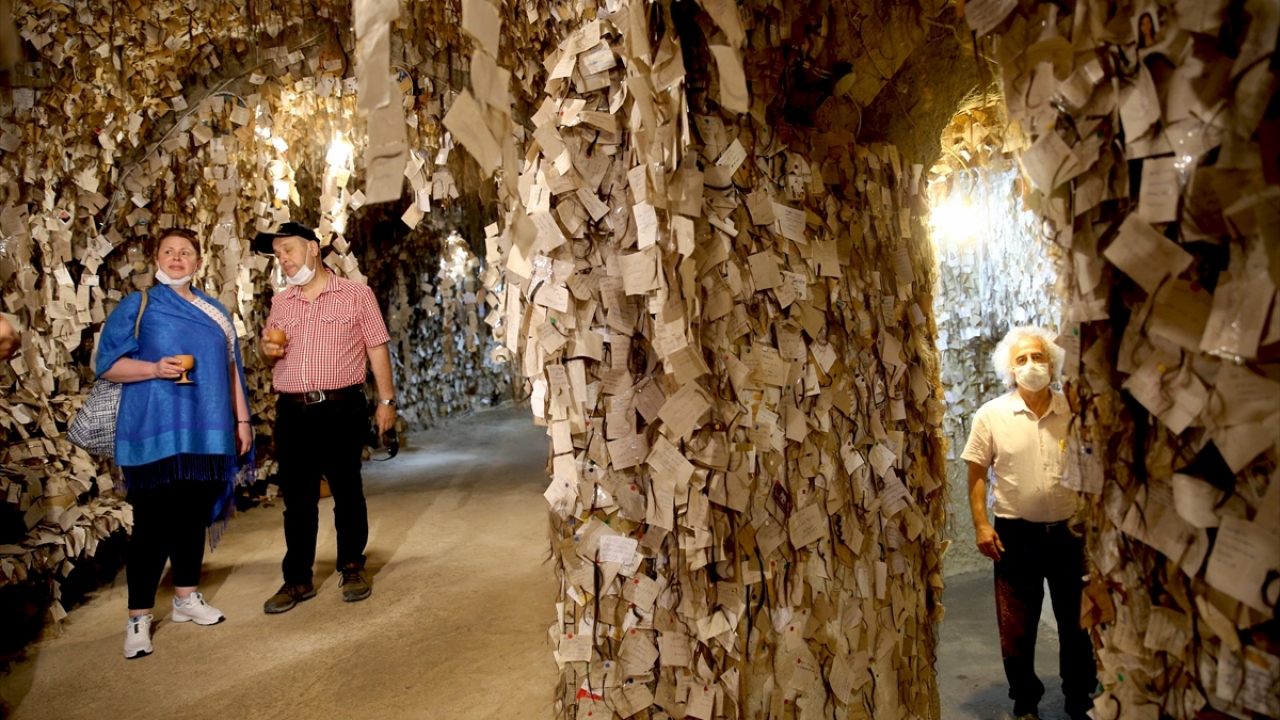 Körükçü, yaptığı açıklamada, atölyenin duvarına bir tutam saç astığında, bu durumun farklı bir aşamaya geleceğini hayal bile etmediğini belirtti.