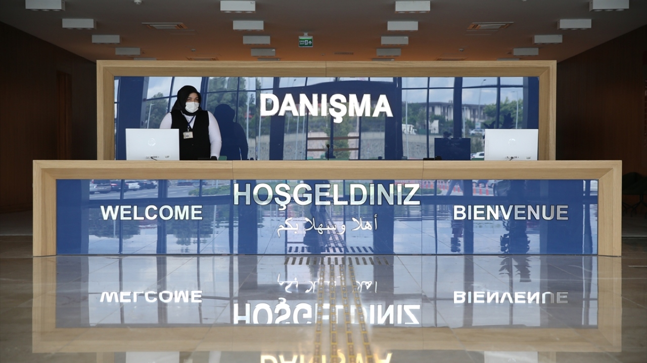 Dünyanın birçok şehri pandemiyle mücadelede sınıfta kalırken, Türkiye bu dönemde hizmete aldığı hastaneleriyle adeta sağlık altyapısının gücünü ortaya koydu. 