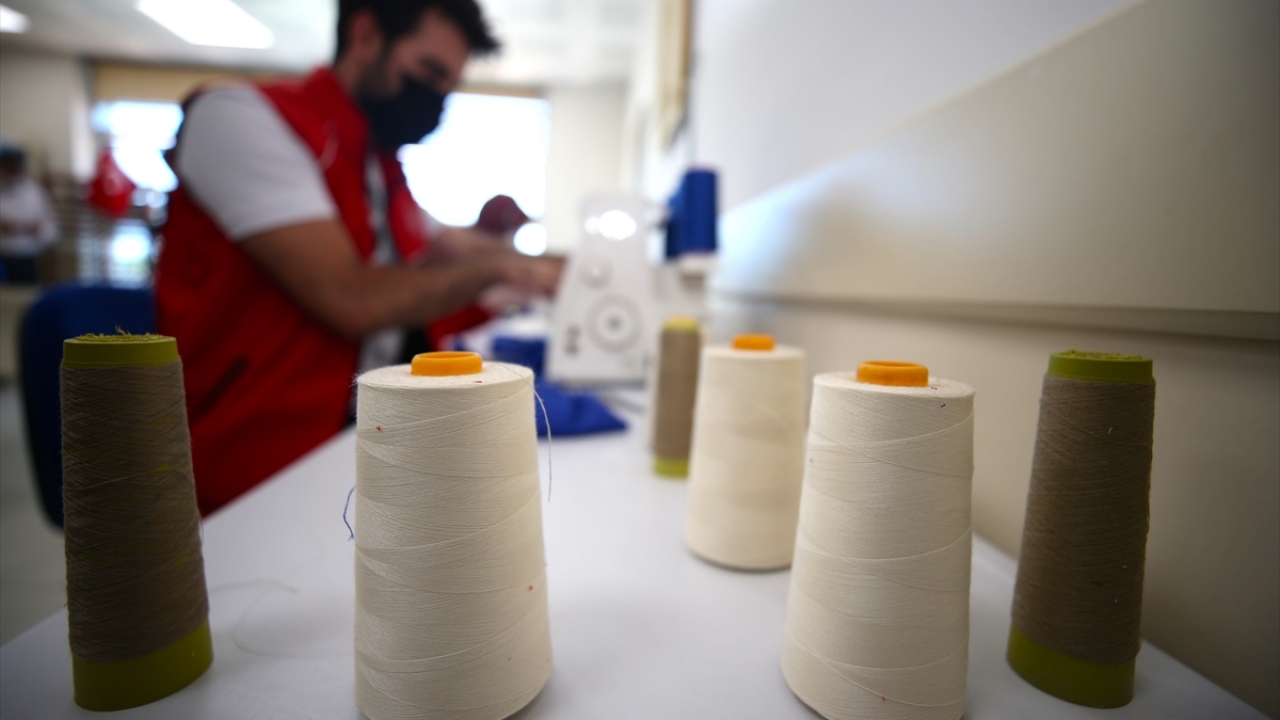 "Engelli kardeşlerimizin talebi üzerine maskeyi ürettik"